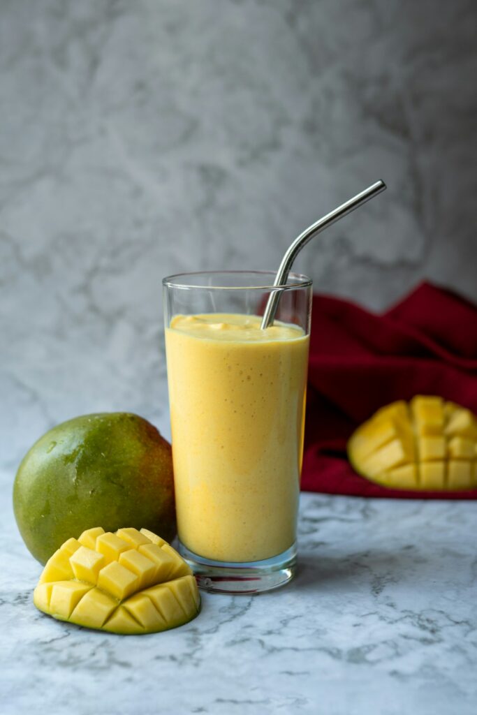 Thick creamy mango smoothie in Playa del Carmen – can smoothies clean your arteries? Heart-healthy smoothie recipe for arterial health